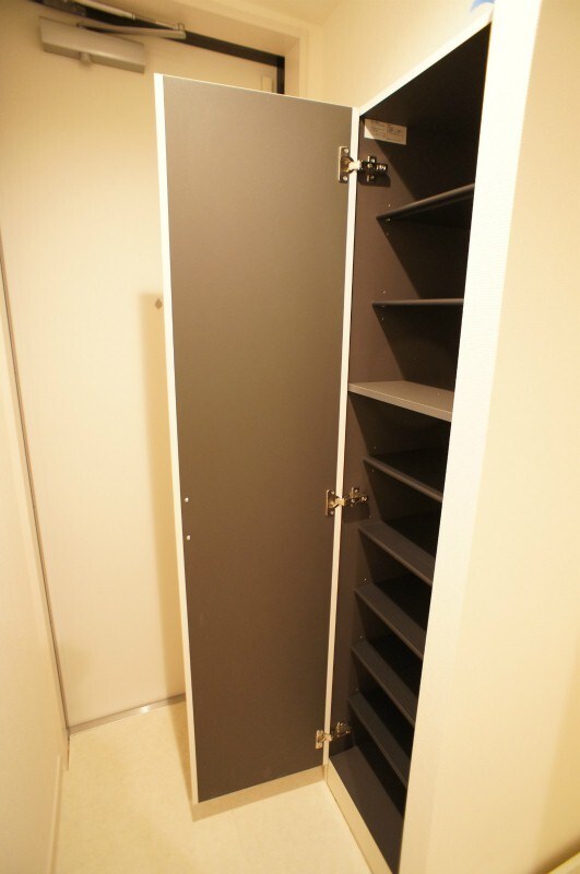 リブリ・磯子フォレスト 玄関