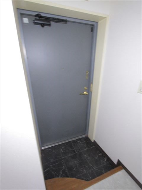 クレストパレス南行徳 玄関