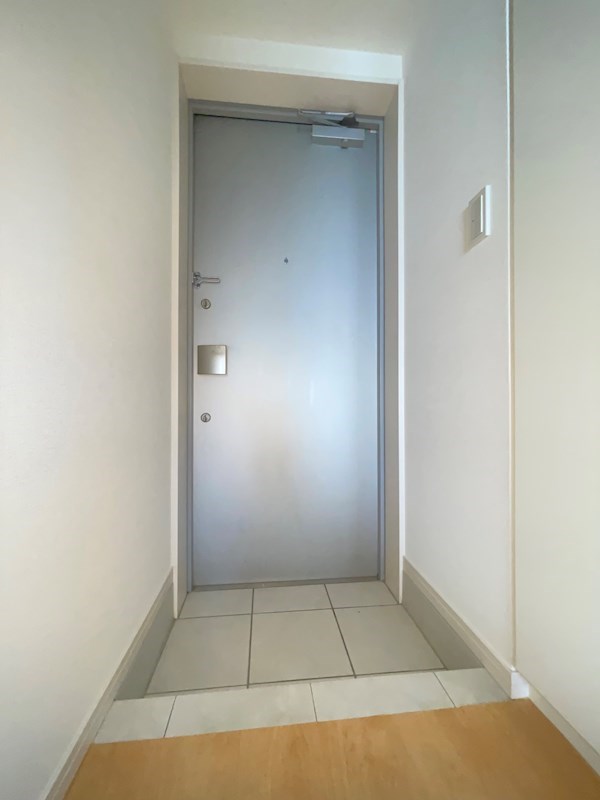 ステーション・タワー・ウラヤス 玄関