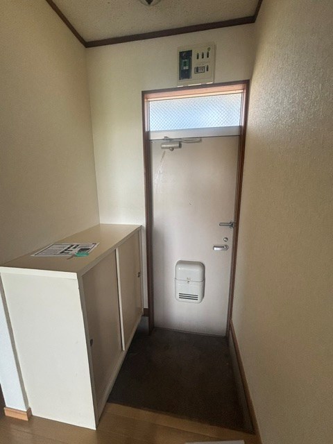 ドミール杉田 玄関