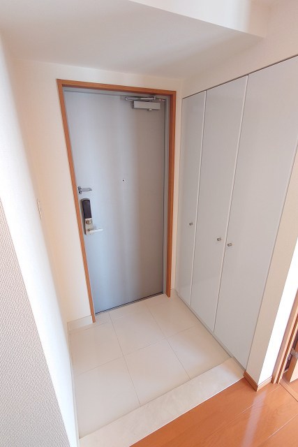 パシフィックロイヤルコートみなとみらいアーバンタワー 玄関