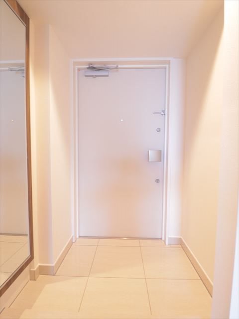 オーパスホームズ南行徳 玄関