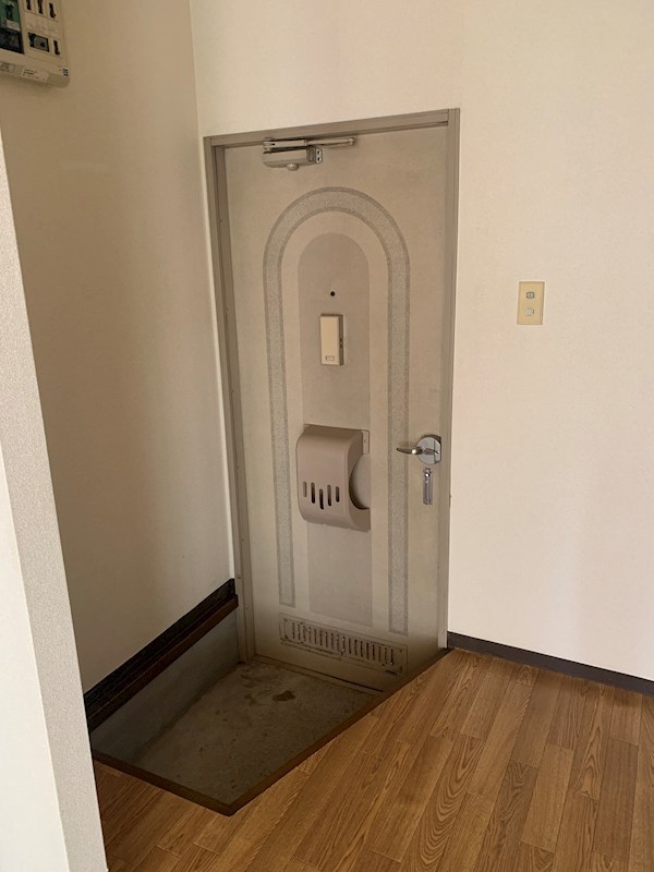 メゾンシーロード 玄関