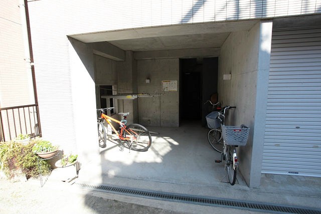 メゾンサカエ 玄関