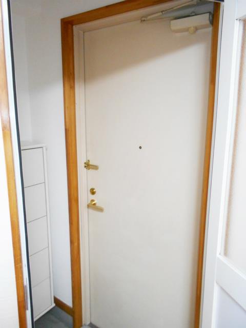 パレス新川崎 玄関