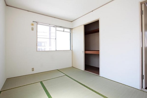 エスコートナカムラ ベッドルーム