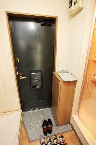 メゾン山王 玄関
