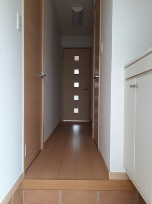 ロングTAKABUNE 玄関