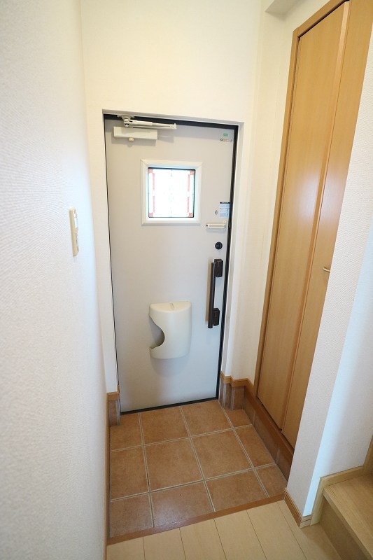 ラヴィアンローズⅢ 玄関