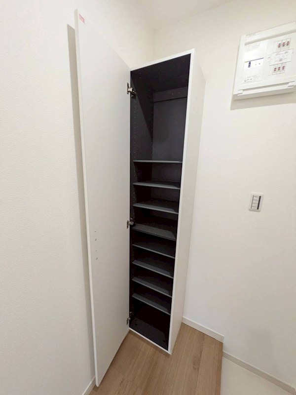 神奈川県横須賀市鷹取２丁目 収納