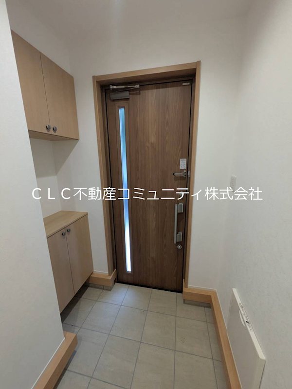 神奈川県横浜市磯子区磯子４丁目 玄関