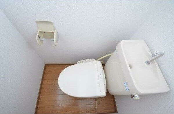 神奈川県横浜市金沢区釜利谷東３丁目 トイレ