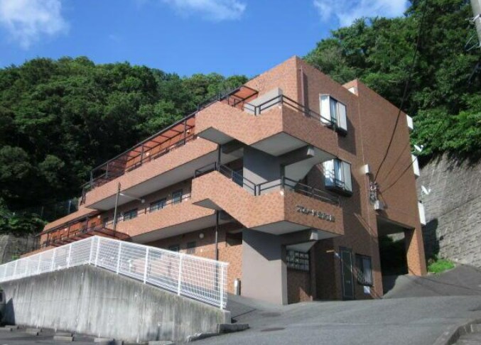 神奈川県横浜市金沢区釜利谷東３丁目 エントランス