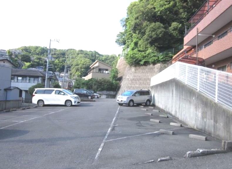 神奈川県横浜市金沢区釜利谷東３丁目 駐車場