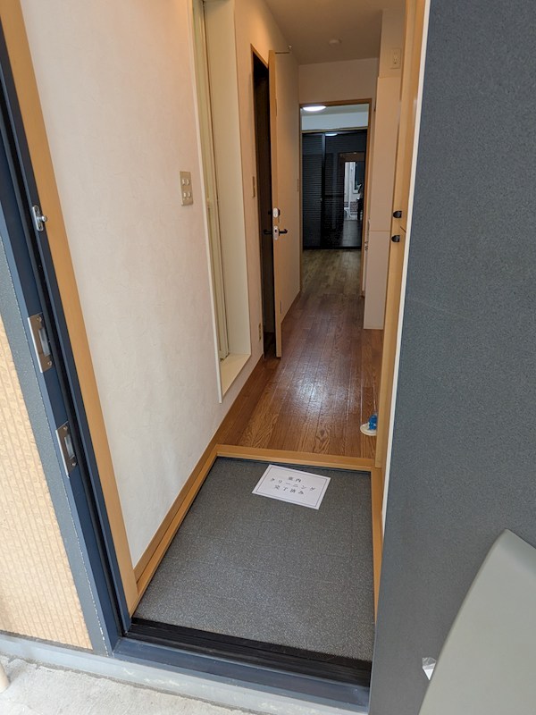 神奈川県横須賀市追浜本町１丁目 玄関