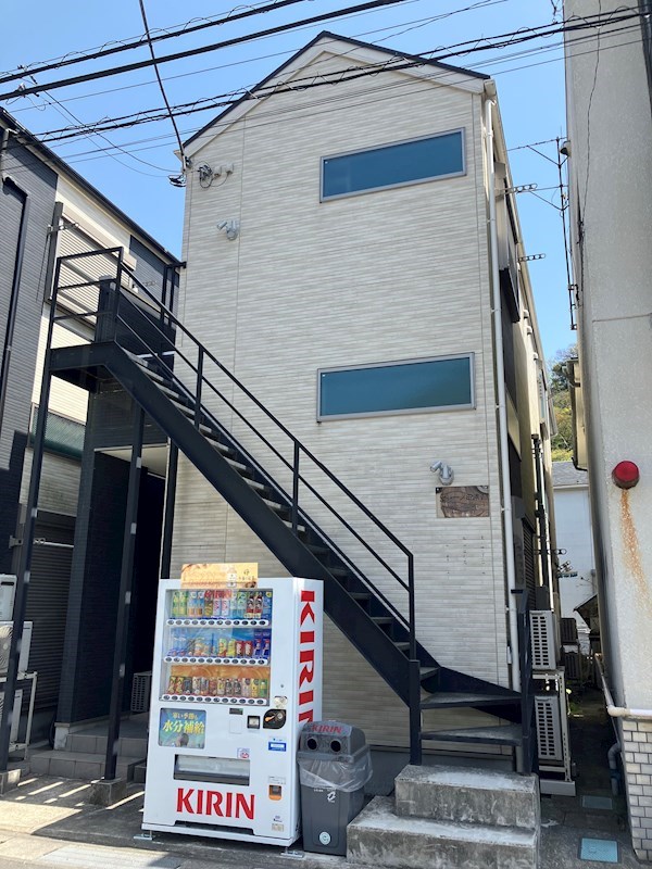 神奈川県横須賀市田浦町３丁目 エントランス