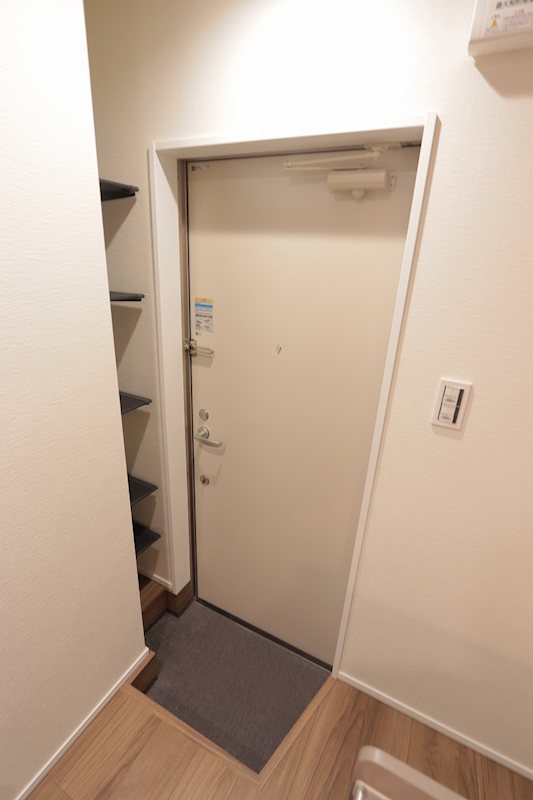 千葉県船橋市本郷町 玄関
