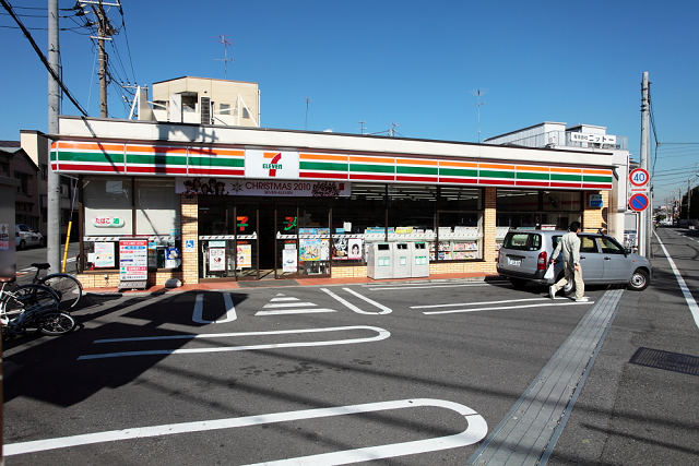 神奈川県川崎市川崎区小田３丁目 コンビニ
