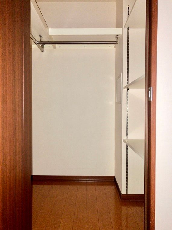 神奈川県川崎市川崎区下並木 収納