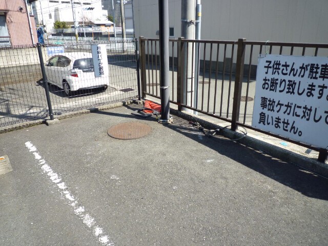 神奈川県横浜市金沢区釜利谷東７丁目 駐車場