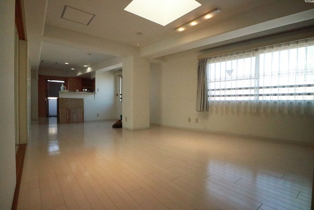 神奈川県横浜市鶴見区本町通３丁目 リビング