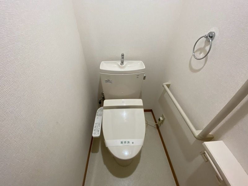 神奈川県横浜市鶴見区梶山１丁目 トイレ