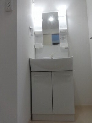 神奈川県横浜市金沢区富岡東５丁目 洗面所