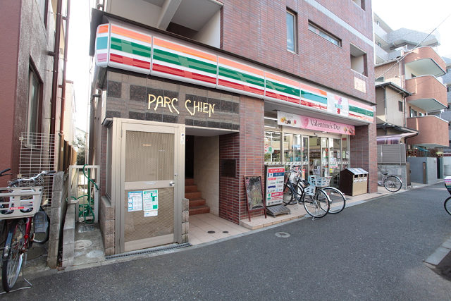 神奈川県横浜市鶴見区生麦３丁目 コンビニ