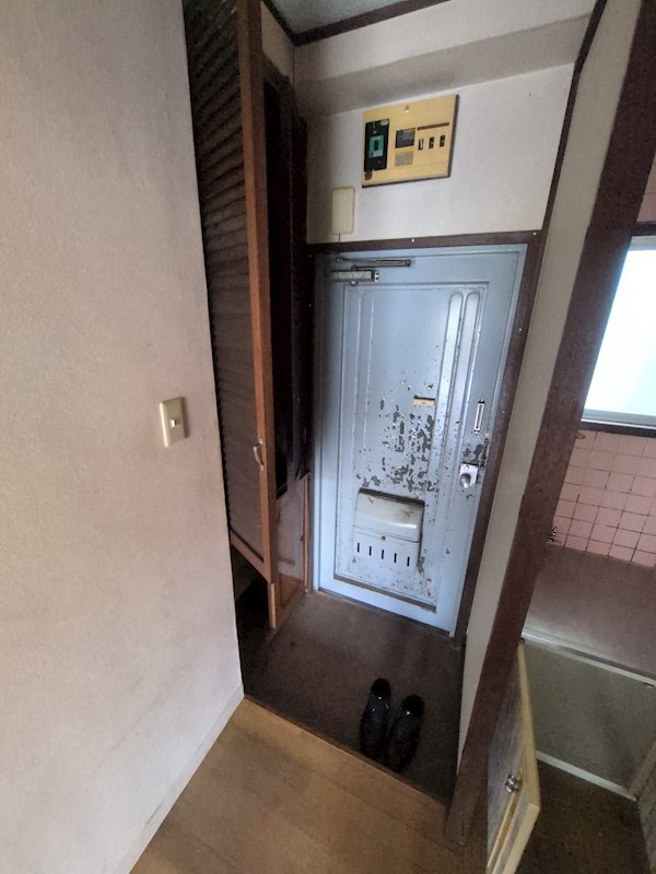 神奈川県横浜市鶴見区岸谷３丁目 玄関