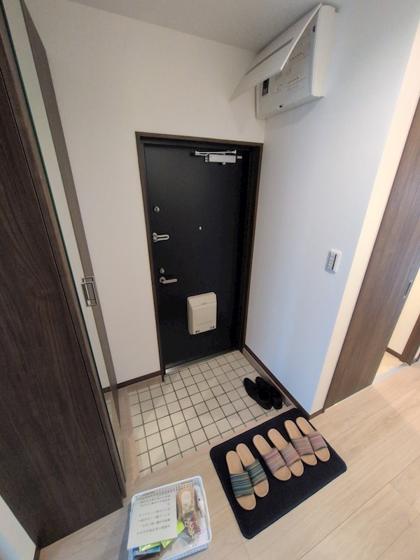 神奈川県横浜市鶴見区佃野町 玄関