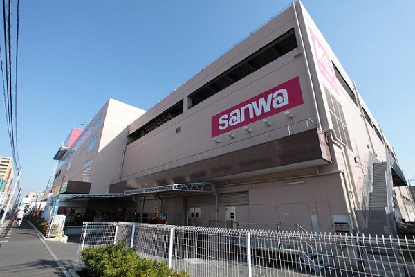 神奈川県横浜市鶴見区馬場２丁目 スーパー