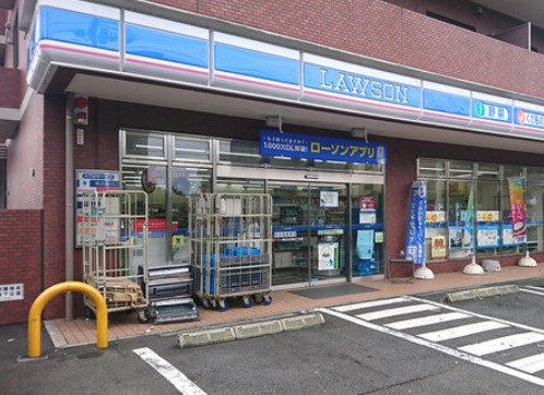 神奈川県横浜市鶴見区馬場２丁目 コンビニ