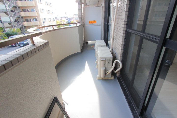 千葉県船橋市海神町南１丁目 ベランダ