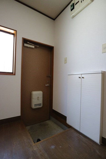 神奈川県川崎市川崎区小田２丁目 玄関