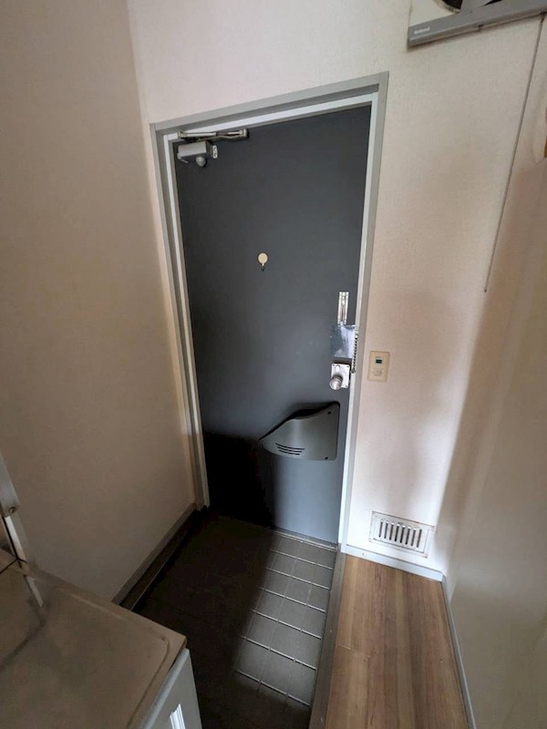 びわの木ハイツ 玄関