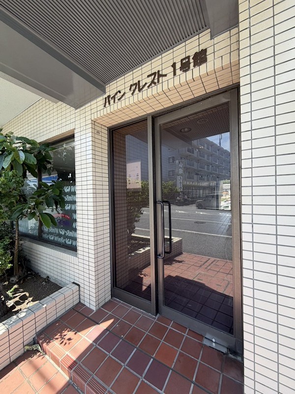 神奈川県横浜市金沢区釜利谷東２丁目 エントランス