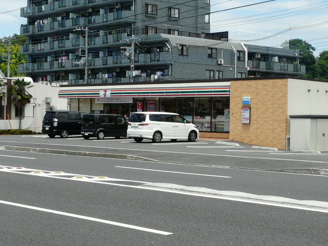 神奈川県横浜市金沢区釜利谷東２丁目 コンビニ