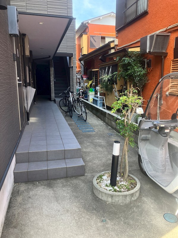 神奈川県横浜市金沢区洲崎町 エントランス