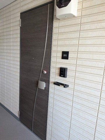 神奈川県横浜市金沢区泥亀２丁目 玄関