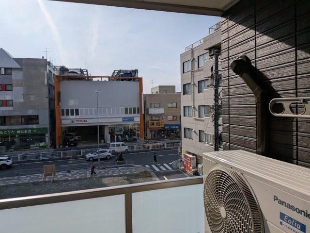 神奈川県横浜市金沢区泥亀２丁目 ベランダ