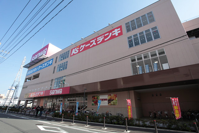 神奈川県横浜市鶴見区市場西中町 スーパー