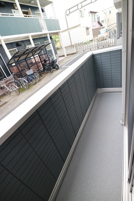 神奈川県川崎市中原区上小田中１丁目 ベランダ