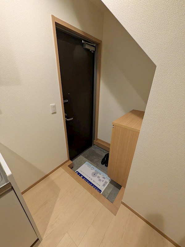 神奈川県横浜市金沢区釜利谷東３丁目 玄関