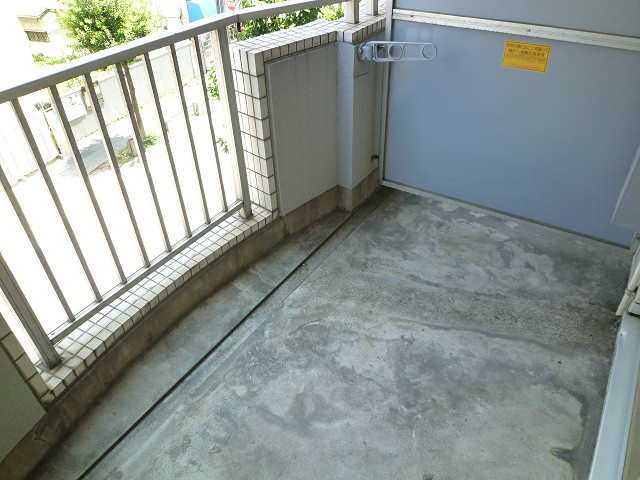 神奈川県横浜市鶴見区鶴見中央１丁目 ベランダ