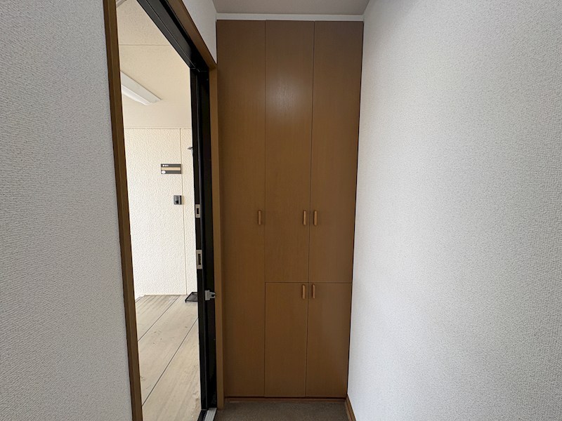 ロイヤルハイネスＤ棟 収納