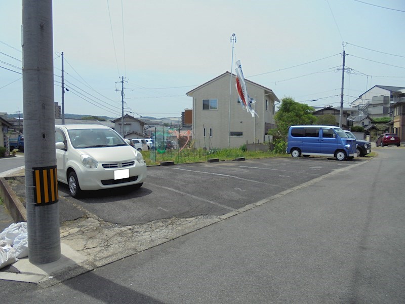 コーポたつみ  駐車場