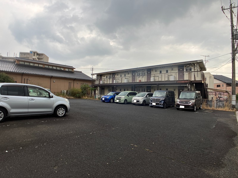 奥名ビル 駐車場