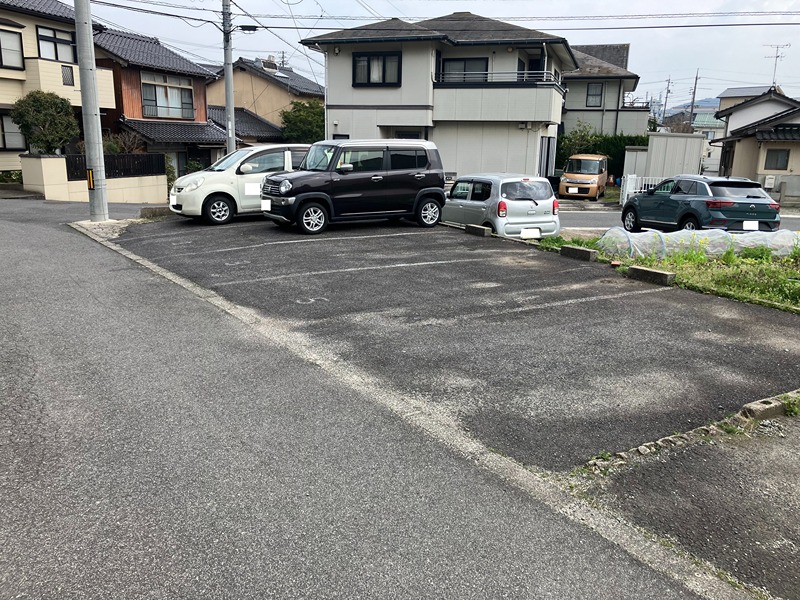 コーポたつみ  駐車場