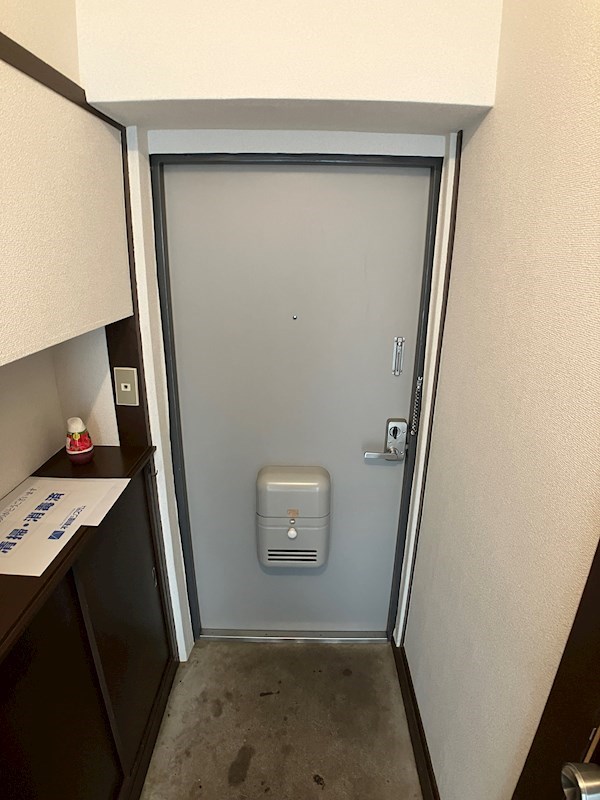 嫁島ビル 玄関