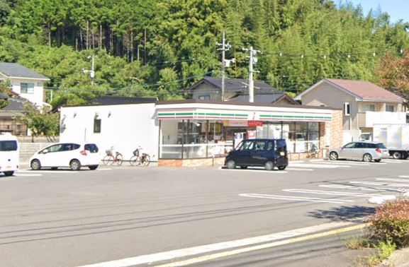 足立マンション２番館 コンビニ